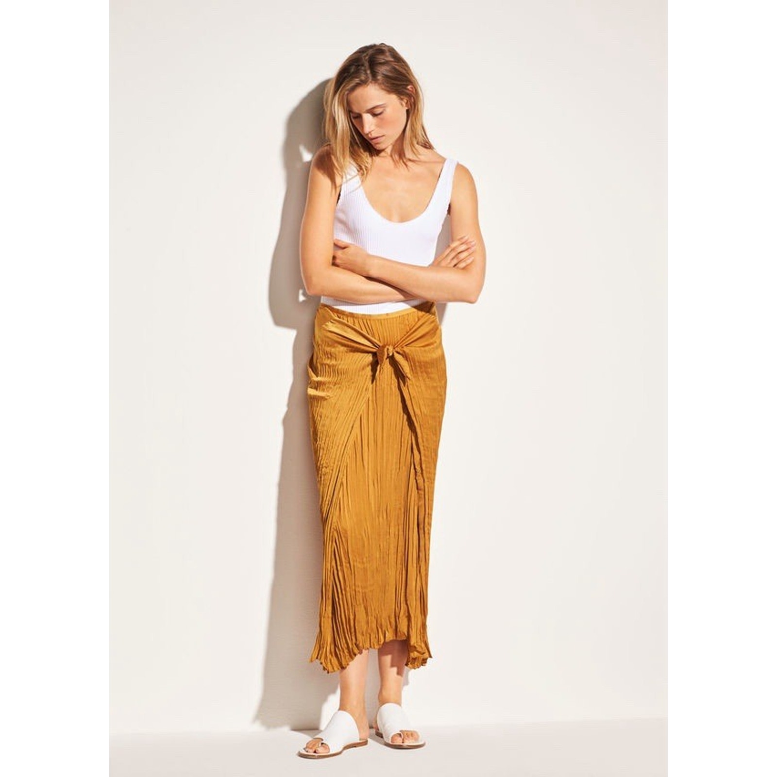 Vince Pleated Skirt Womens Small Marigold Tumeric Crepe De Chine Satin